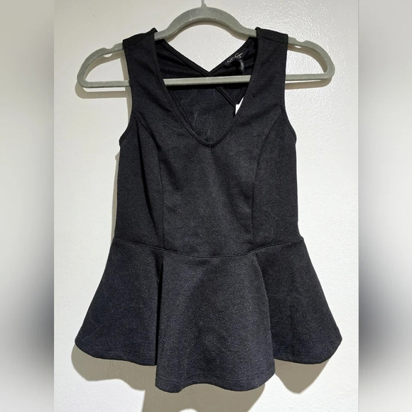 ✨️4/$20. JESSICA SIMPSON Black Sleeveless Peplum Top, XS - Picture 2 of 11